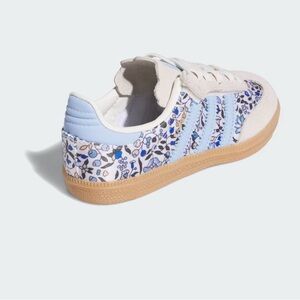 Adidas toddler Blue Floral Sneakers